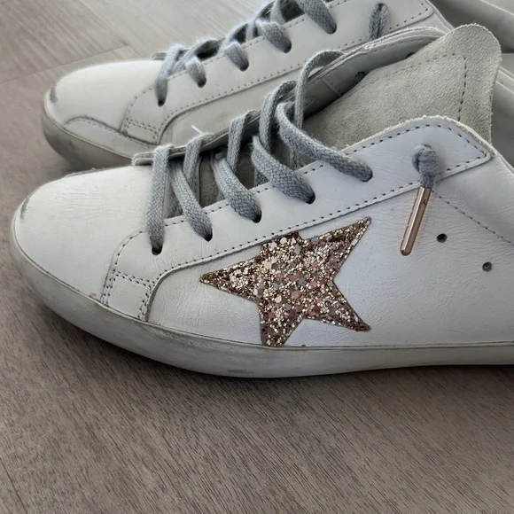 Women’s Golden Goose Sneaker - Picture 3 of 5